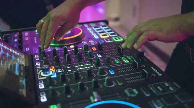 Ile kosztuje DJ na 50 urodziny? Sprawdź ceny i ważne wskazówki Ile kosztuje DJ na 50 urodziny? Sprawdź ceny i ważne wskazówki